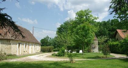 1 WEEK FROM 310 EUROS FOR 5 TO 6 PEOPLE ACCORDING TO SEASON