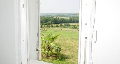 1 SEMAINE A PARTIR DE 310 EUROS POUR 5 Ă 6 PERSONNES SELON SAISON