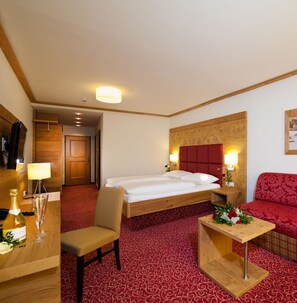 Comfort Double Room, Balcony | In-room safe, desk, free cots/infant beds, rollaway beds