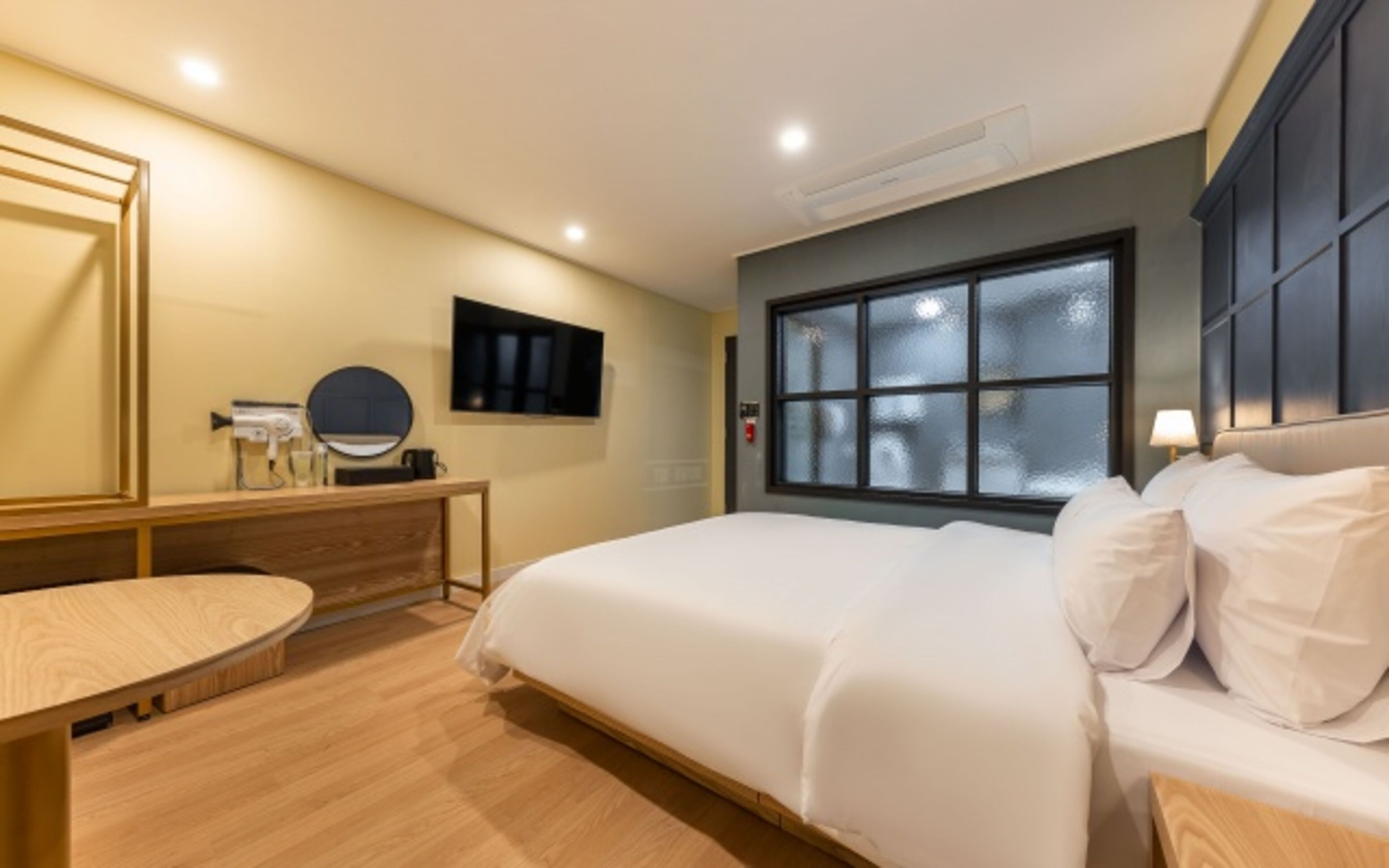 business | free wifi