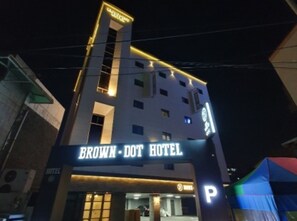 Front of property - evening/night - Cheonan Brown Dot Hotel Cheonan Station (Cheonan)