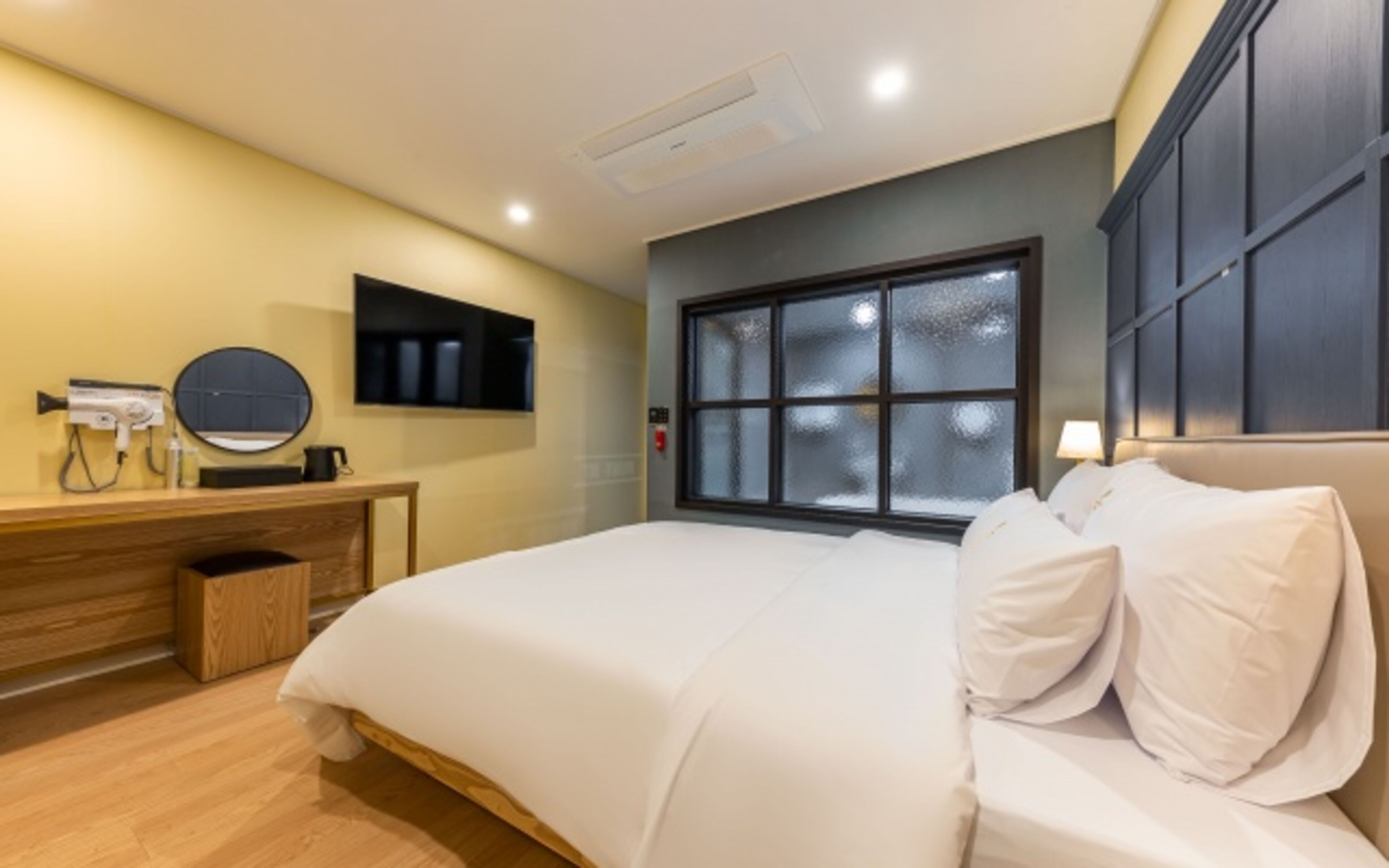 business | free wifi