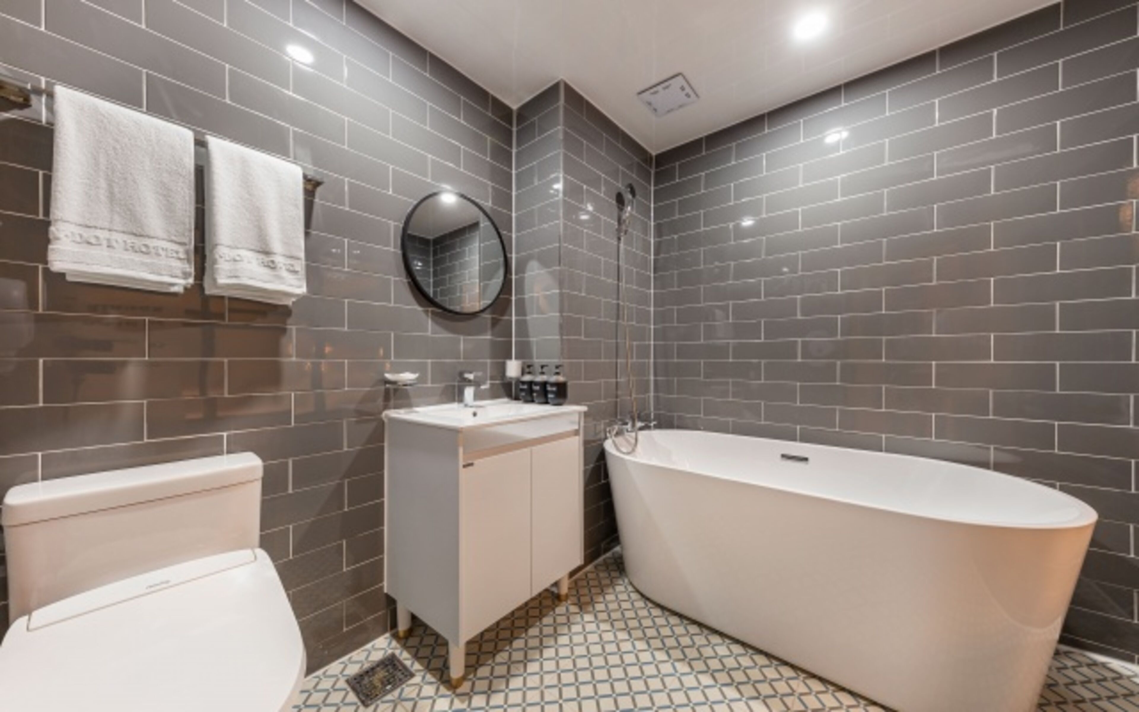 business | bathroom | free toiletries, hair dryer, bathrobes, slippers