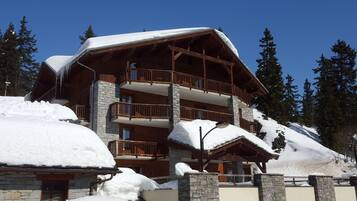 Mặt tiền nơi lưu trú