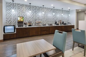 Free daily self-serve breakfast - La Quinta Inn & Suites by Wyndham Jackson/Cape Girardeau (Jackson)