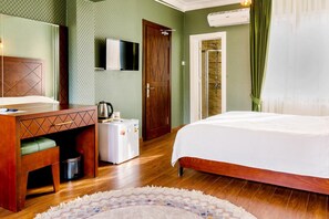 Ropa de cama de alta calidad, minibar, wifi gratis y ropa de cama 