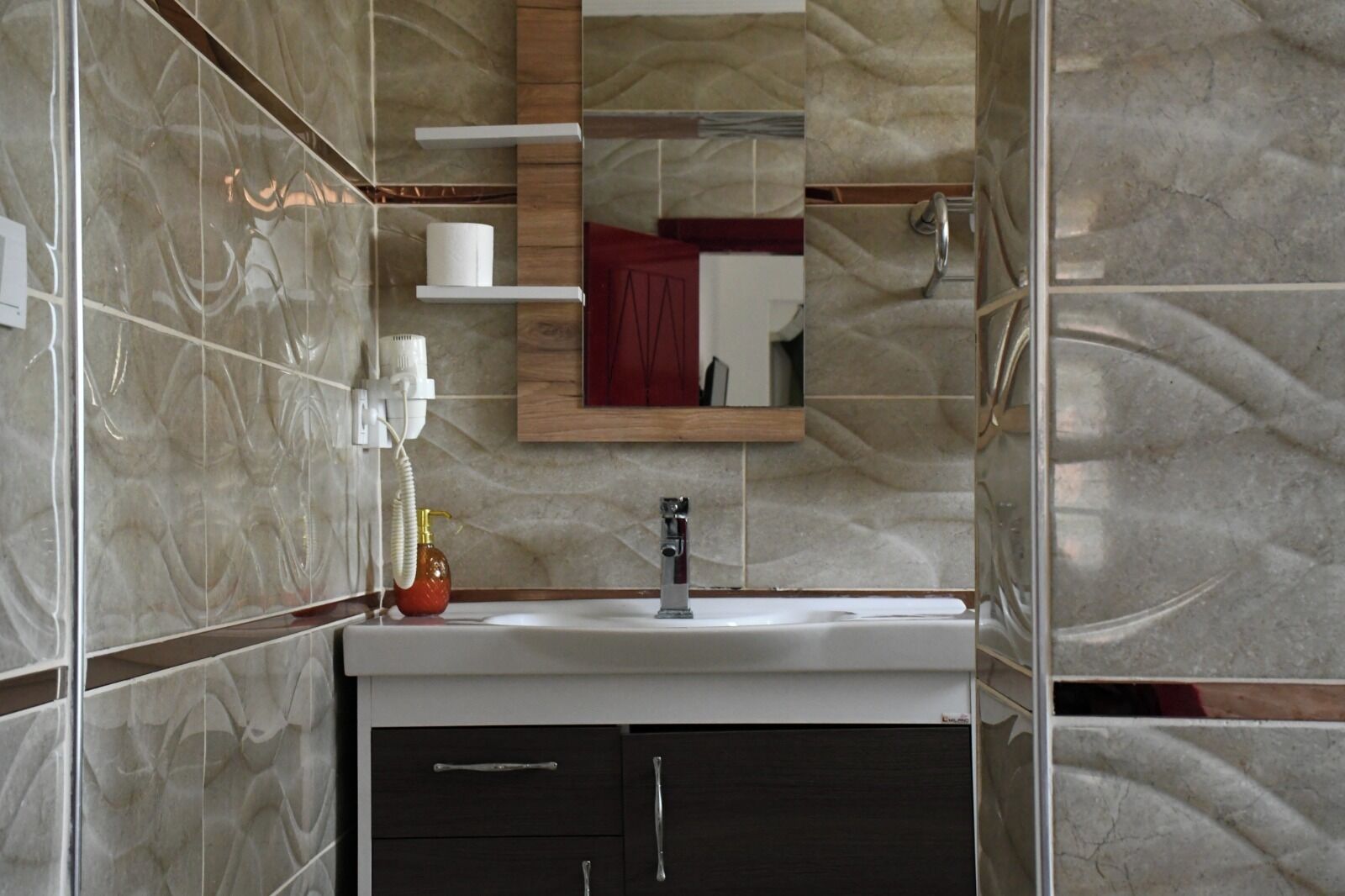 Shower, towels