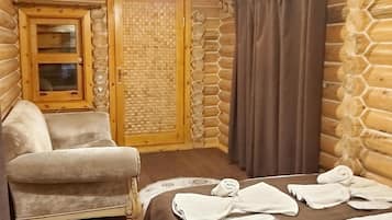 Premium bedding, minibar, free WiFi, bed sheets