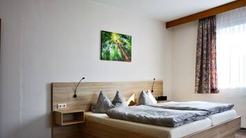 2 Schlafzimmer, Reisekinderbett, WLAN, Bettwäsche