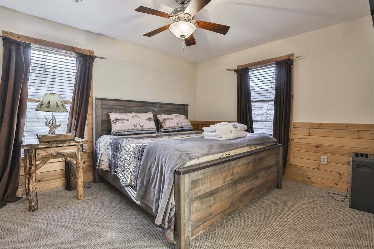 3 bedrooms, iron/ironing board, free WiFi, bed sheets