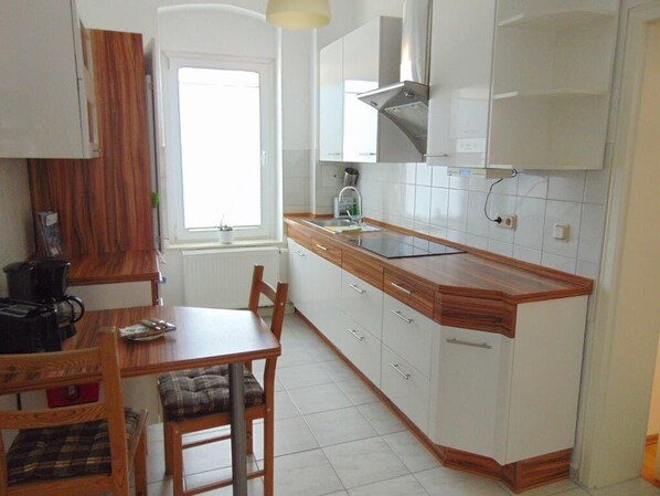 Frigorifero, microonde, forno, lavastoviglie