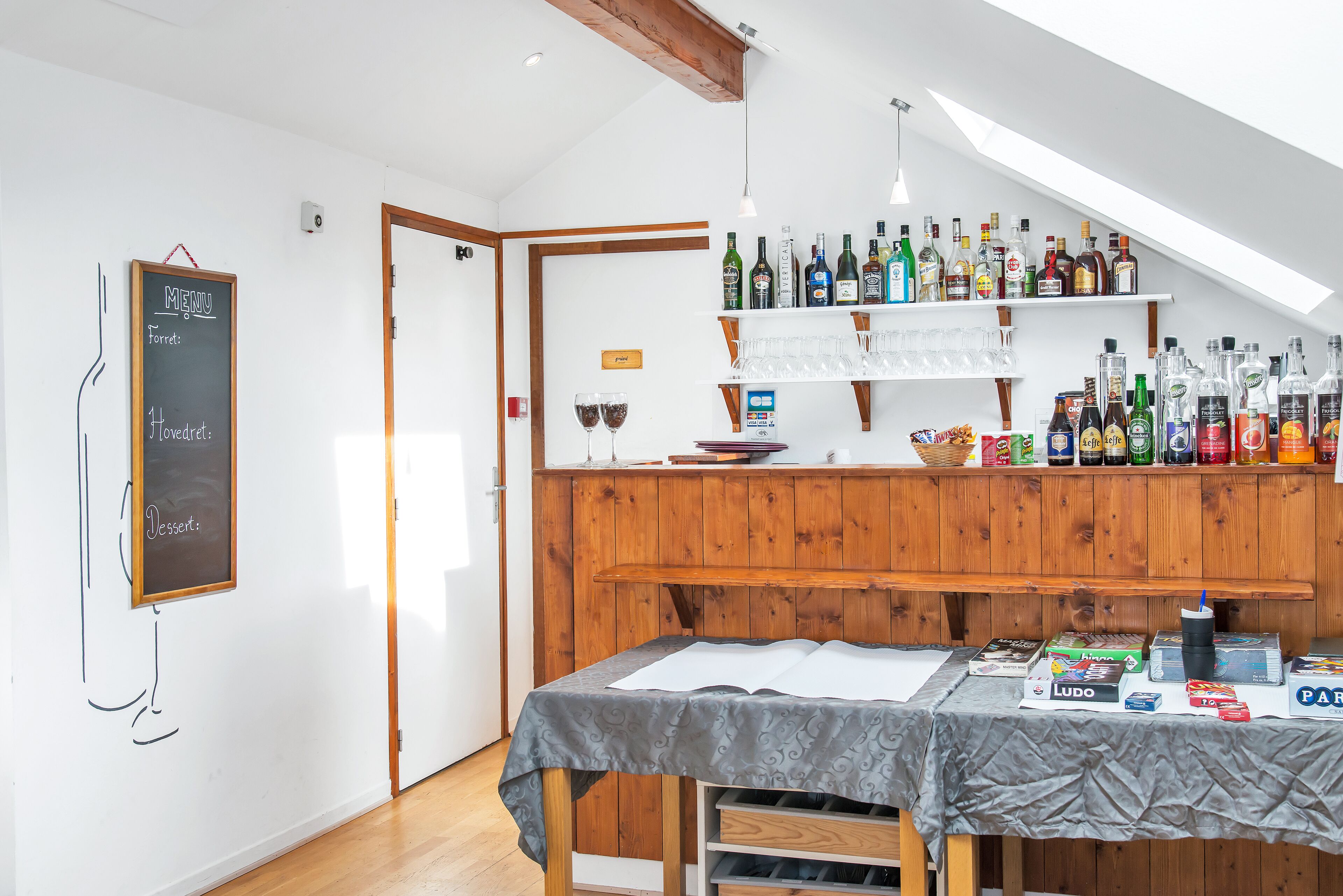 Bar (in der Unterkunft)