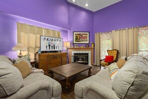 Smart-TV, DVD-Player, Tischfußball