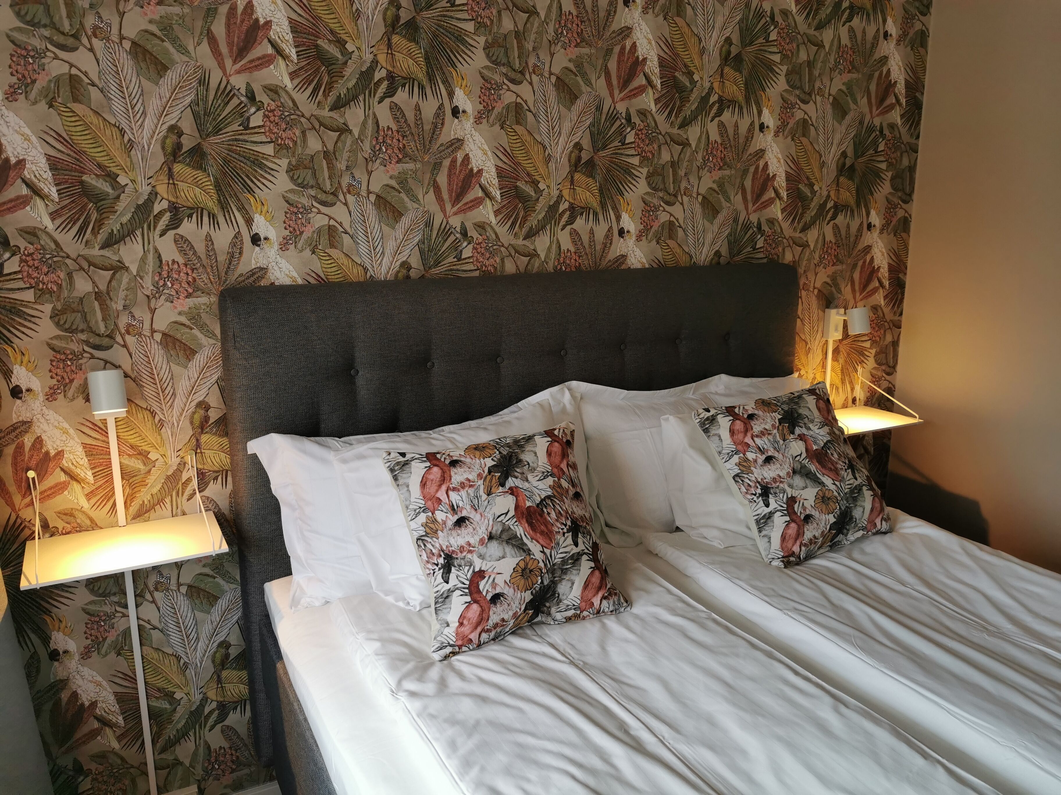 deluxe double room | 1 bedroom, individually decorated, desk, blackout curtains