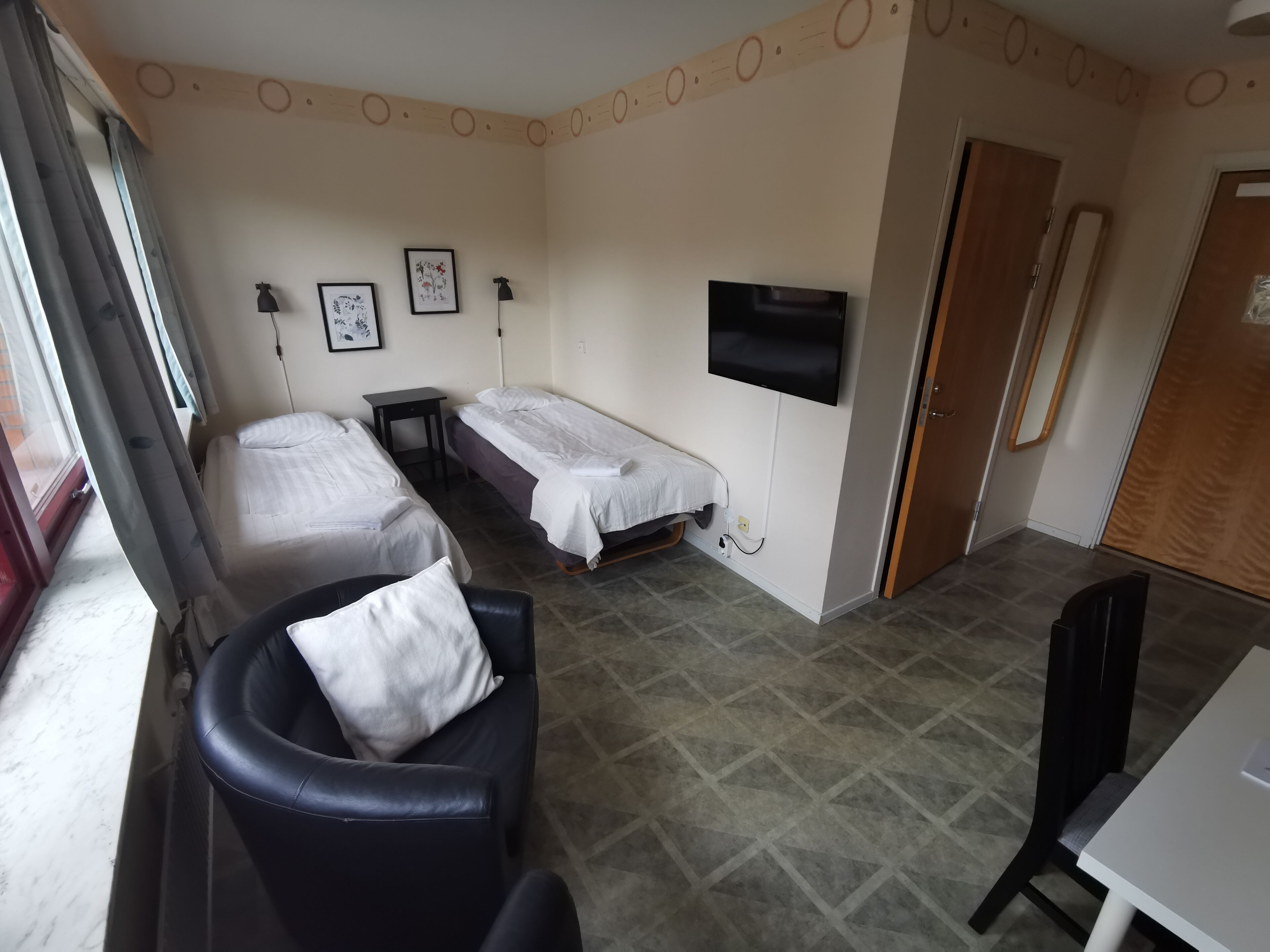 deluxe double room | 1 bedroom, individually decorated, desk, blackout curtains