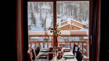 Desayuno buffet (EUR 19 por persona)