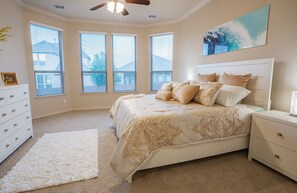 4 bedrooms, memory foam beds, desk, iron/ironing board - NW Austin Getaway in Leander, Crystal falls Golf Course,HEB Center, Cedar Park  (Leander)