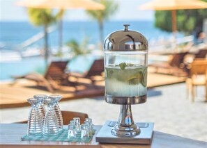 Bar (on property) - Hi Blue Bali Melasti Dive Resort (Tulamben)