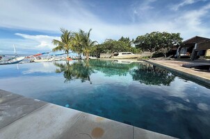 Outdoor pool, sun loungers