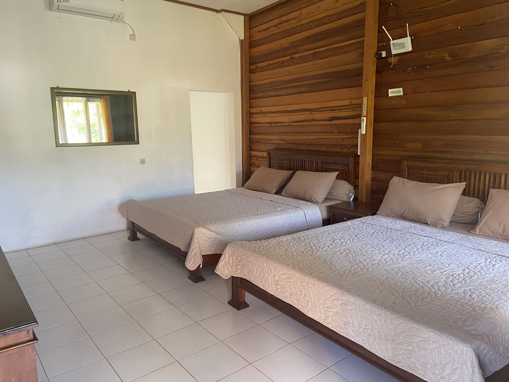 Desk, laptop workspace, free WiFi, bed sheets