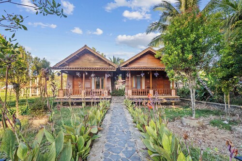 Sawarna Little Hula Hula