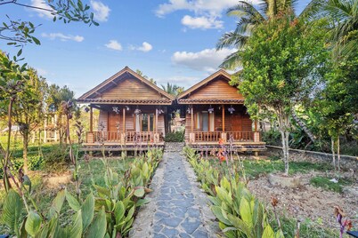 Sawarna Little Hula Hula