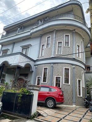 Front of property - Homestay Griya Indah (Makassar)
