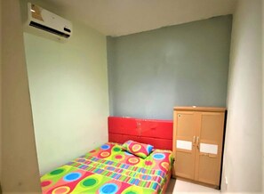 Standard Room | Desk, free WiFi, bed sheets - Guest House Onta Baru (Makassar)