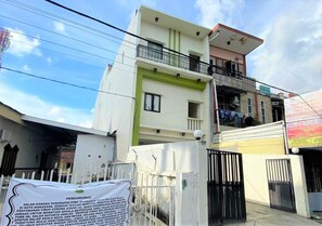 Front of property - Guest House Onta Baru (Makassar)