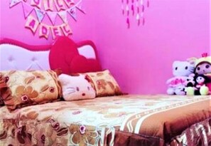 Tabla de planchar con plancha, wifi gratis y ropa de cama 