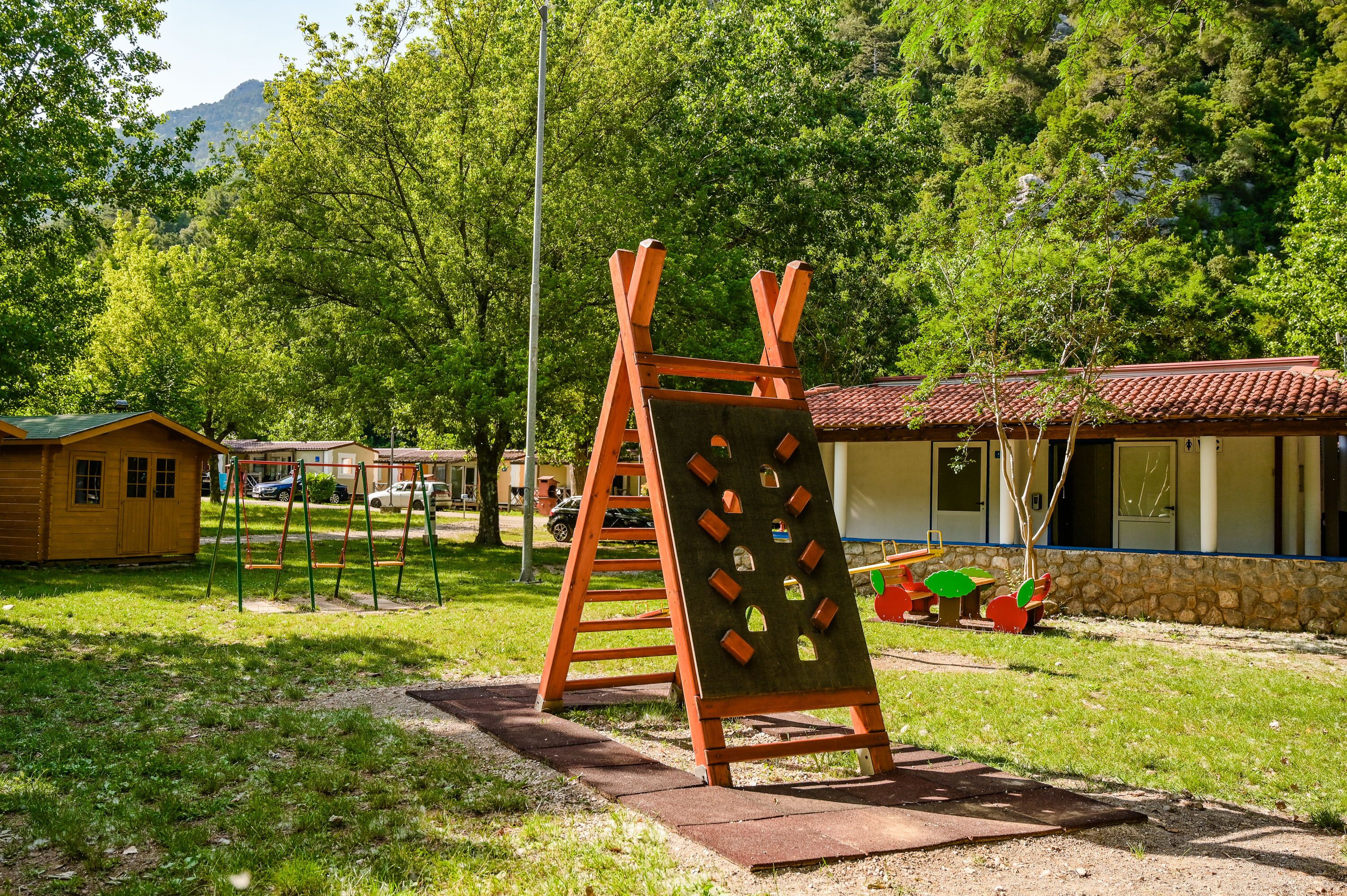 Außen-Kinderspielplatz