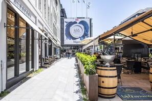 Exterior - On the Mile 4 - Into This Place (Copenhagen)