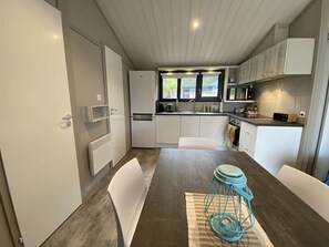 Réfrigérateur, micro-ondes, four, lave-vaisselle