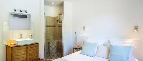 2 bedrooms, Internet, bed sheets