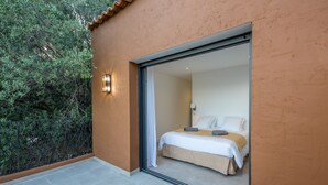 3 bedrooms, WiFi, bed sheets - Splendid three bedroom villa with heated swimming pool. (Olmeto)