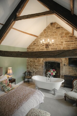 5 habitaciones, tabla de planchar con plancha, wifi y ropa de cama 