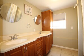 Bathroom - Indian Shores Triplex (Indian Shores)