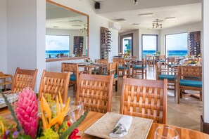 Dining - Pristine-Golf Course large luxury villa (Roatan)