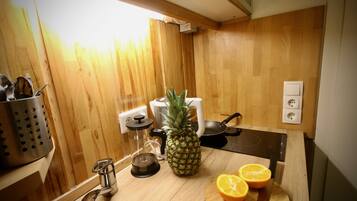 Spacious Flat - 2 Rooms - Bath & Kitchen | Eigene Küche