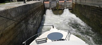 Riverboat with dockside terrace or navigation option WITHOUT PERMIT