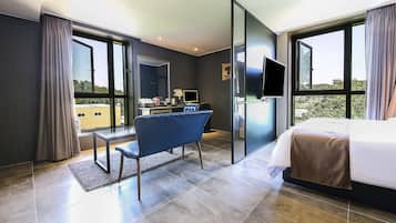 Quarto premium | รrea de estar | TV LCD, Netflix, computador, filmes pagos