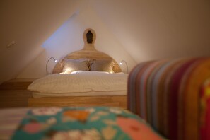 Spacious Flat - 2 Rooms - Bath & Kitchen | Individually decorated, individually furnished, desk - a-domo Apartments Mülheim - Serviced Apartments & Flats - short or longterm - single or grouptravel (Muelheim an der Ruhr)