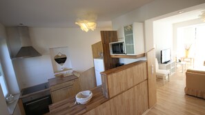 Spacious Flat & Terrace - 4 Rooms - Bath & Kitchen | Cuisine privée