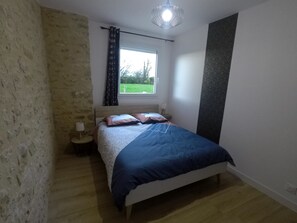 3 chambres, fer et planche à repasser, Wi-Fi, literie fournie