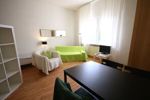 Budget Apartment - 2 Rooms - Kitchen & Bath | Free WiFi, bed sheets - a-domo Apartments Oberhausen - Budget Apartments & Flats - short & longterm - single & grouptravel (Oberhausen)