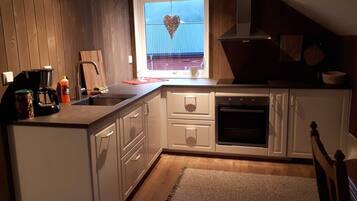 Refrigerador, horno, parrilla de estufa y lavavajillas