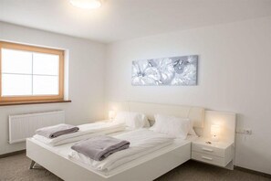 3 bedrooms, WiFi, bed sheets