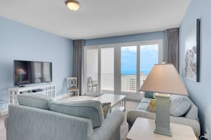Condo (Laketown Wharf 1422 (2/2)) | Living room - Laketown Wharf by iTrip (Panama City Beach)