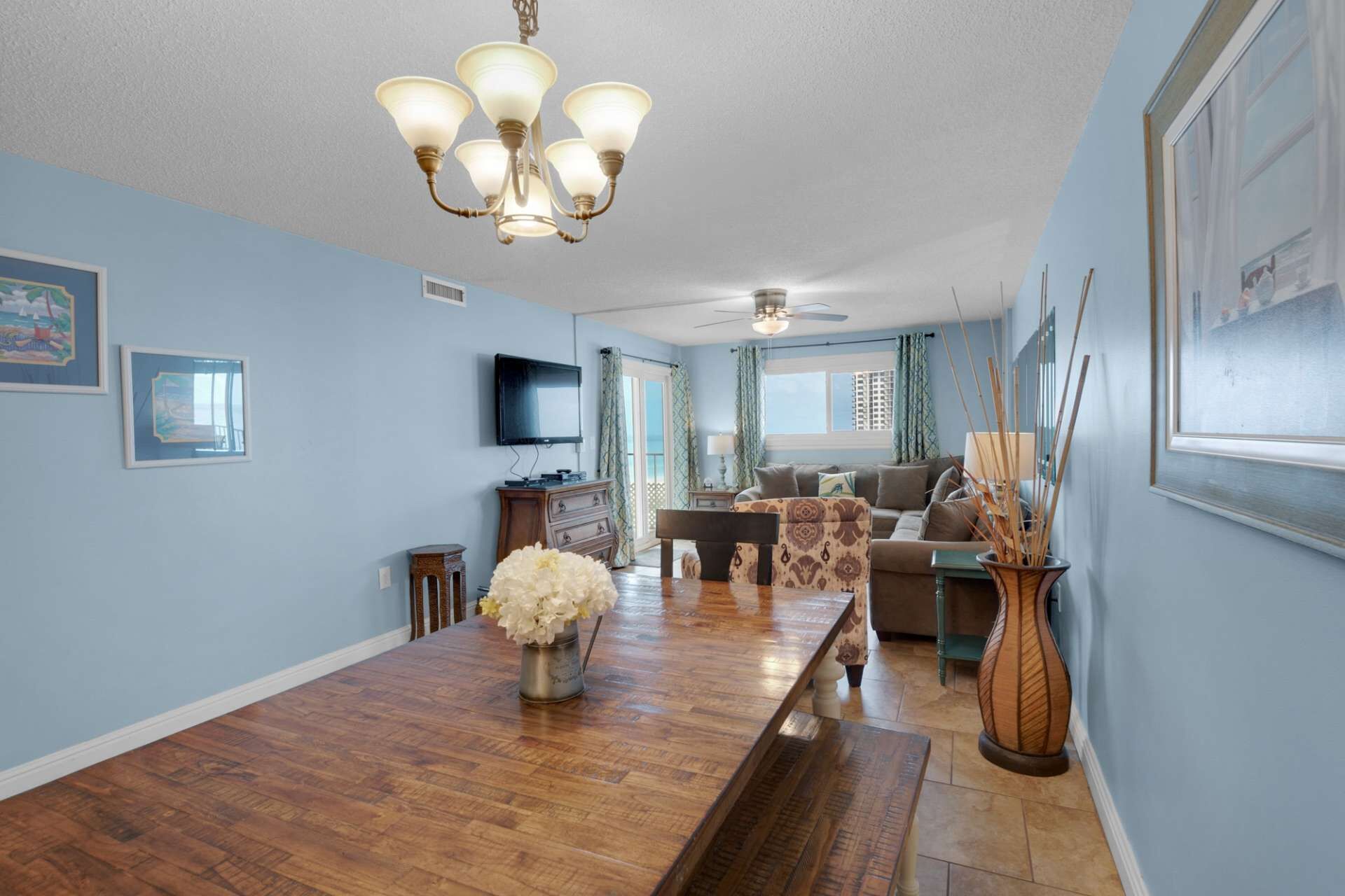 Condo | Living room | Flat-screen TV