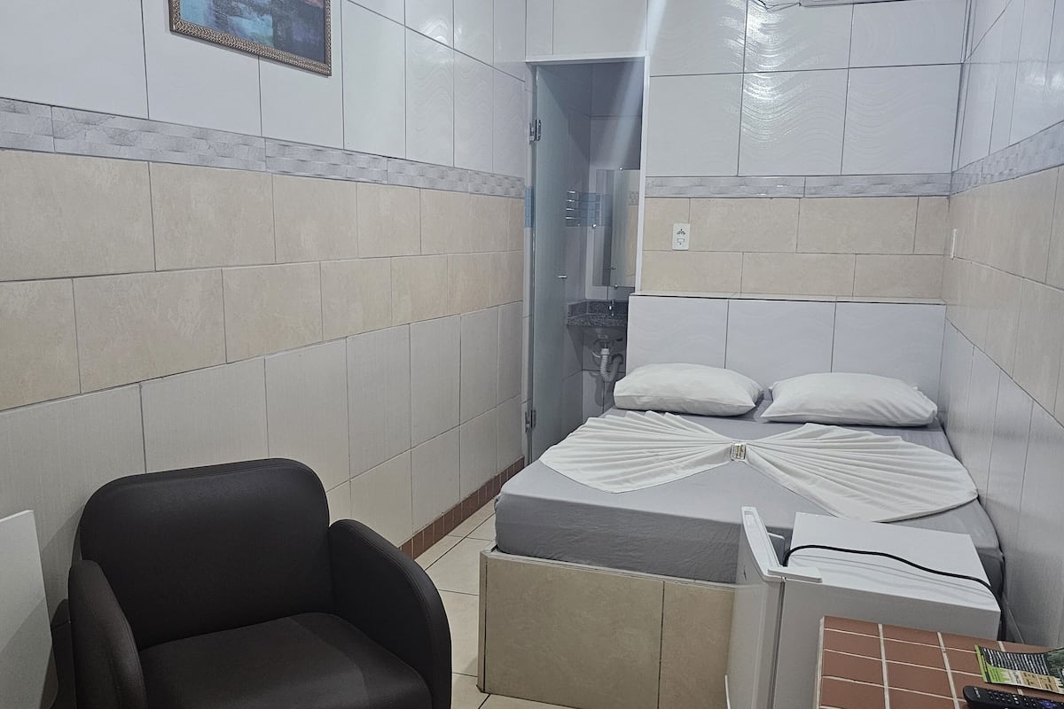 Phòng đơn Economy | Minibar, truy cập Internet không dây miễn phí, bộ trải giường 